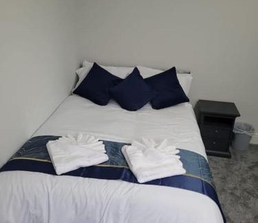 Sheffield Apartment | Large 5 Bedrooms in Sheffield, Near City Centre & Parks