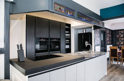 York House | Large 6 bed house for large groups within walking distance to York City Centre