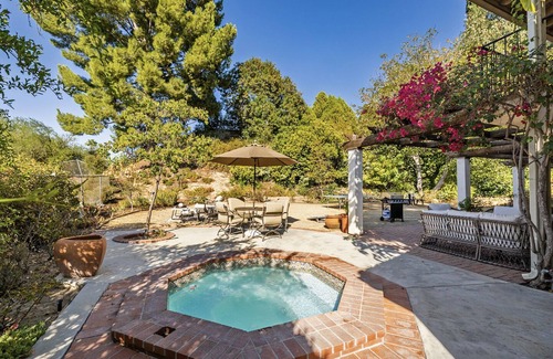 Woodland Hills House | Large 6 Bedroom House, Great Location and Valley Views