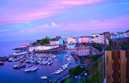 Tenby House | Large 6 bedroom house. Uninterrupted sea views - perfect for town and beaches.