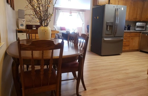Florin House | Large 6 Bedrooms 2 Baths Home On a Huge Lot