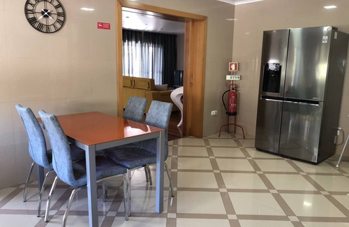 Fenais da Luz House | Large 6 rooms Luxury Home with Pool and Hot tub