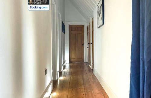 Leeds House | Large 6BDR House By Homebird Property Management Short Lets & Serviced Accommodation Leeds With Secured Parking & Garden Area