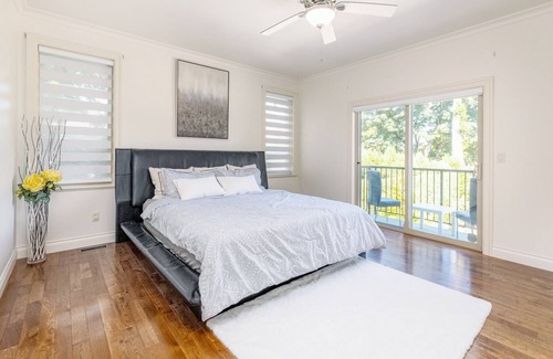 Chilliwack Proper Village West House | Large 7 bed home on half acre lot 2 min from downtown.