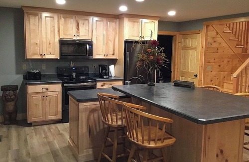 Hyner Cabin | Large 7-Bedroom Cabin Overlooking Pine Creek in Jersey Mills