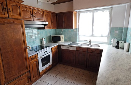 Stockfeld House | Large 8-person apartment, comfortable, peaceful and bright, refurbished