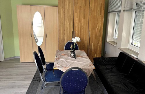 Queis Apartment | Large accommodation for up to 18 people near Halle & Leipzig with Pool Table