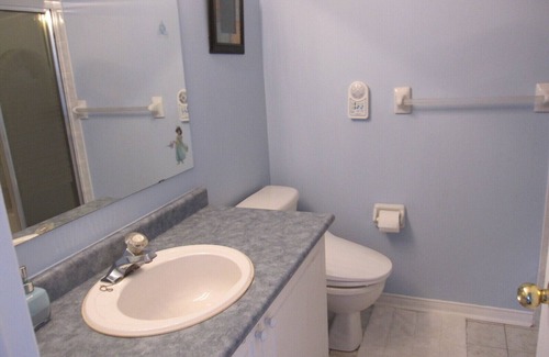 East Credit House | Large Airy Room Ensuite Vegetarian Only