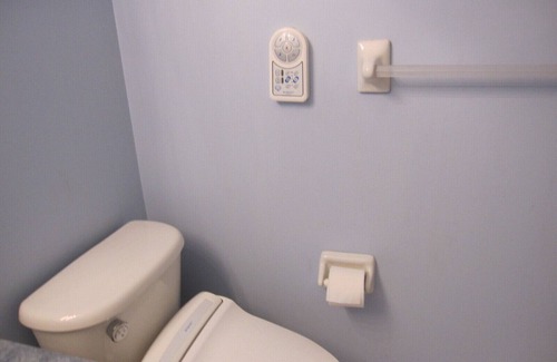 East Credit House | Large Airy Room Ensuite Vegetarian Only