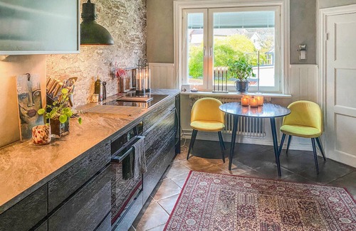 Huskvarna Apartment | Large and chic apartment with personal character, style and charm.