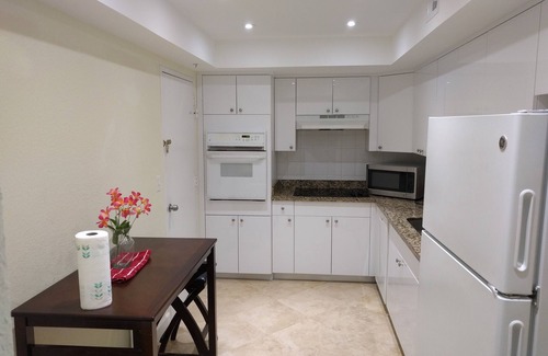 Hollywood South Central Beach Condo | Large and cozy Hollywood Condo on the beach in South Florida!