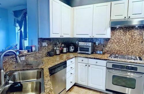 Bayshore Heights Apartment | Large and Cozy Home 3BR 2BA Near SF