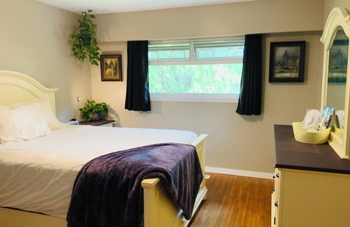 Seafair House | Large and Lovely Home with Private Entrance and Garden