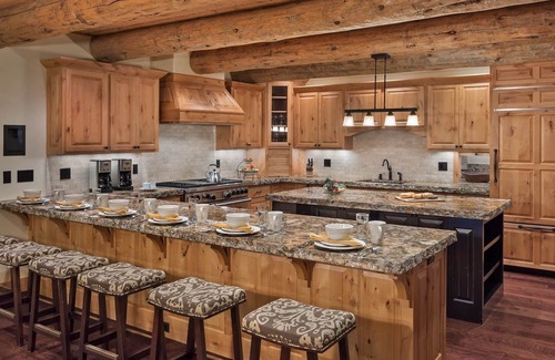 Steamboat Springs House | Large and Luxurious + Hot Tub + Elevator + Close to Skiing - Panorama Grande