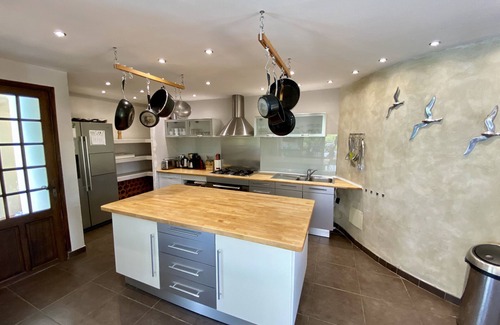 Mouans-Sartoux Villa | Large and luxurious family property.