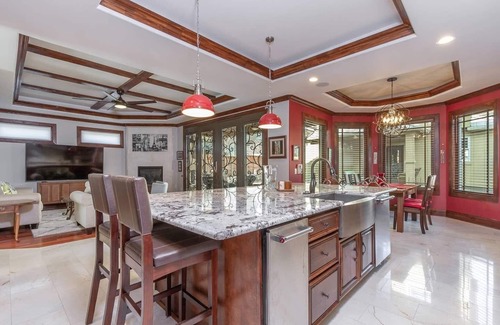 Chestnut House | Large and Luxurious House in Downtown Austin