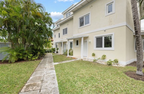 Paradise Island House | Large and Luxurious Unit 6/Spacious/Atlantis - Group/Family