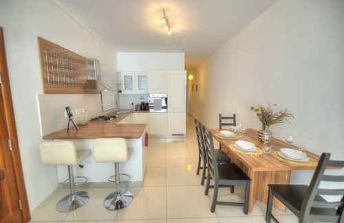 Gzira Apartment | Large and modern 2bedroom with balcony GLUB1-1