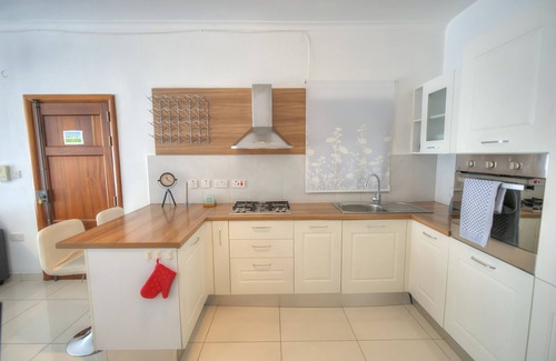Gzira Apartment | Large and modern 2bedroom with balcony GLUB1-1