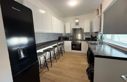 Bridgend House | Large and Peaceful 4-Bedroom House in Bridgend
