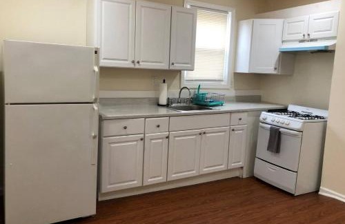 Weequahic Apartment | Large and private 3 bedroom and 1 bathroom apartment near Newark International Airport EWR and New York City