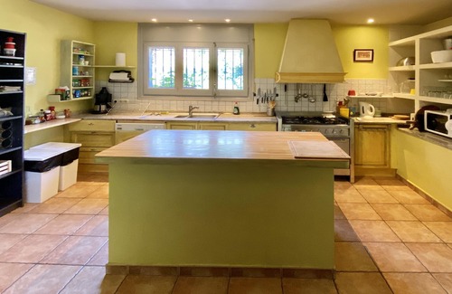 Roses Villa | Large and quiet charming property in the heart of olive trees- 7 mn of the beach