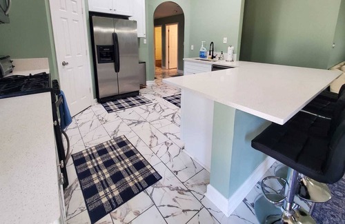 Memphis House | Large and Remodeled 7 BR in Westwood Neighborhood