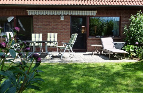 Polchow Apartment | Large apartment with south-facing terrace, garden, wide view of the countryside, close to the beach