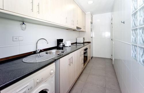 Les Corts Apartment | LARGE APARTMENT WITH LARGE TERRACE 6 PEOPLE
