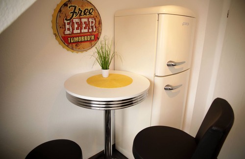 Sandershausen Apartment | Large apartment, 3 bedrooms, quiet, close to the city center, south-facing balcony, free parking spaces