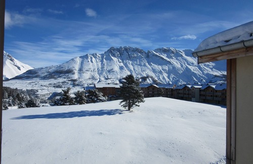 Saint-Etienne-en-Devoluy Apartment | Large apartment 8 beds 58 m² At the foot of the slopes - South facing View of the slopes