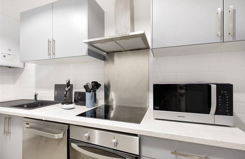 Le Suquet Apartment | Large apartment close to beaches and restaurants, Sea view Le Suquet Calm and central