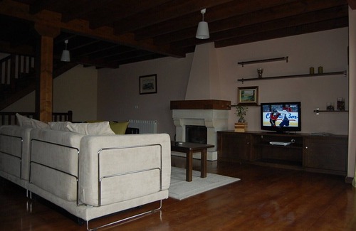 Parres Cottage | Large apartment in pretty village near Cangas de Onis and Picos de Europa