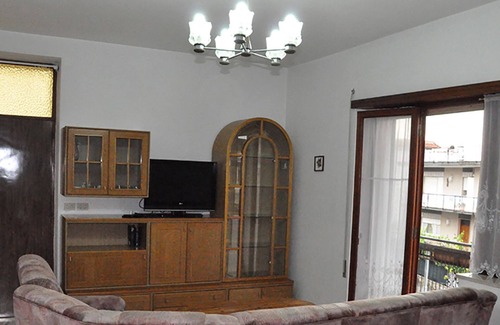 Gianola Apartment | Large apartment for 8 people. in the house Fiorita 2nd floor 10min walk to the sea
