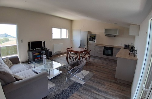 Aulhat-Flat House | Large apartment in contemporary house with quiet panoramic view.