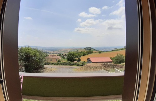 Aulhat-Flat House | Large apartment in contemporary house with quiet panoramic view.