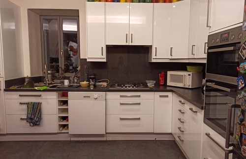 Bois-le-Roi Apartment | Large apartment in small condominium