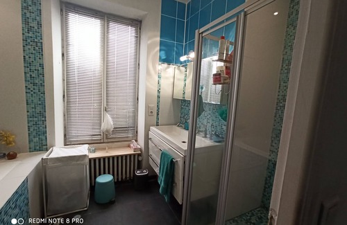 Bois-le-Roi Apartment | Large apartment in small condominium