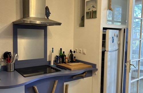 La Franqui Apartment | Large apartment in Franqui in Aude overlooking a park