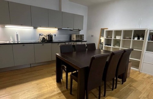 Islington Apartment | Large apartment Kings Cross Granary Square