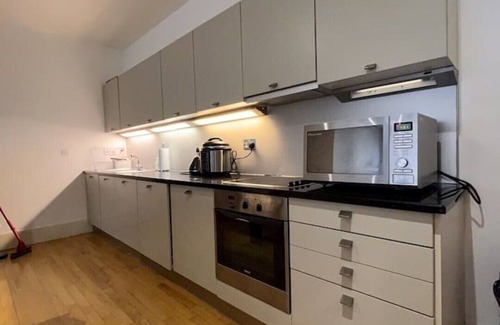 Islington Apartment | Large apartment Kings Cross Granary Square