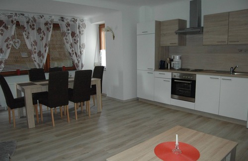 Mettlach Apartment | Large apartment right on the forest, ideal for hikers & bikers - apartment Margareta