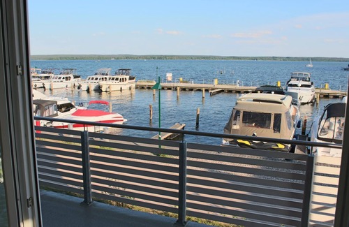 Plau am See Apartment | Large apartment, three balconies, free parking directly at the house 7 Nr 75