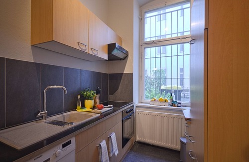 Prenzlauer Berg Apartment | Large Apartment w/two Bathrooms on Quiet Side Street in Prenzlauer Berg