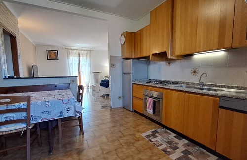 Verdellino Apartment | Large apartment with 5/6 beds - closed parking space- served by public transport