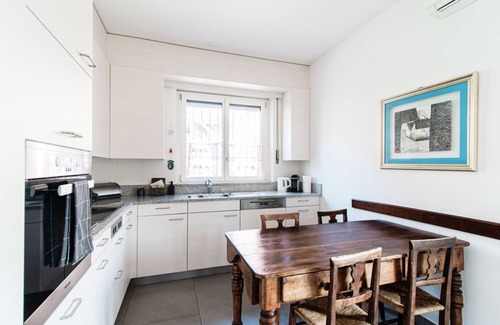 Massagno Apartment | Large apartment with lake view terrace (Miravalle Lakeview)