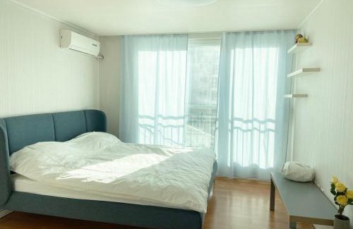 Bundang-gu Apartment | Large Apt, Awesome nature nearby, Pangyo