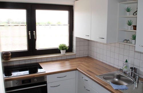 Droyßig Apartment | Large (attic) apartment in a quiet location