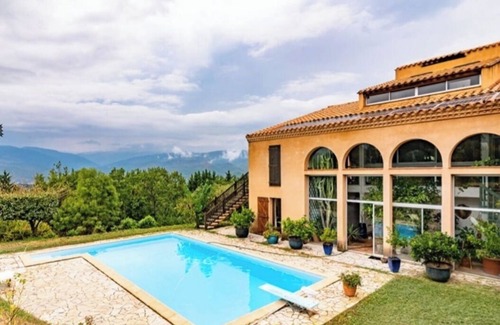 Marquixanes Villa | Large atypical villa, in the heart of nature, between sea and mountains, at the foot of the Canigou mountains
