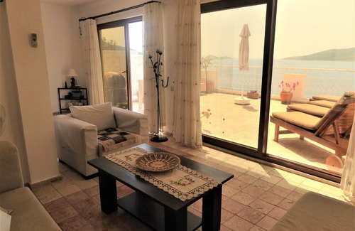 Kalkan Apartment | LARGE BALCONY OVERLOOKING THE BAY